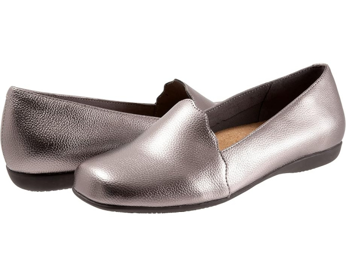 Лоферы Trotters Sage с квадратным носком и фигурным краем