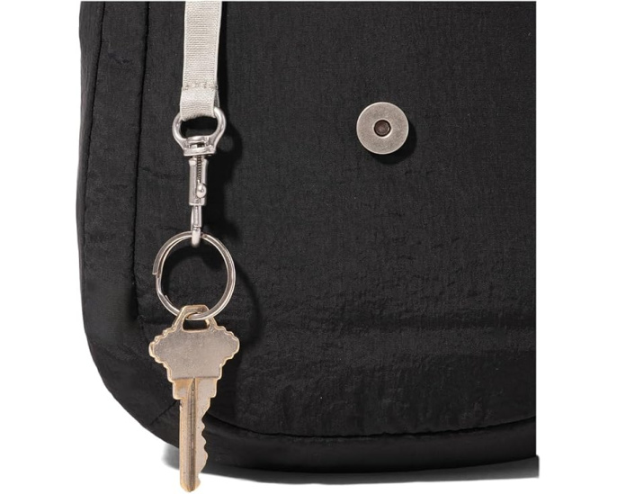 Мини кроссбоди Baggallini Swift Flap с RFID защитой и магнитной застежкой