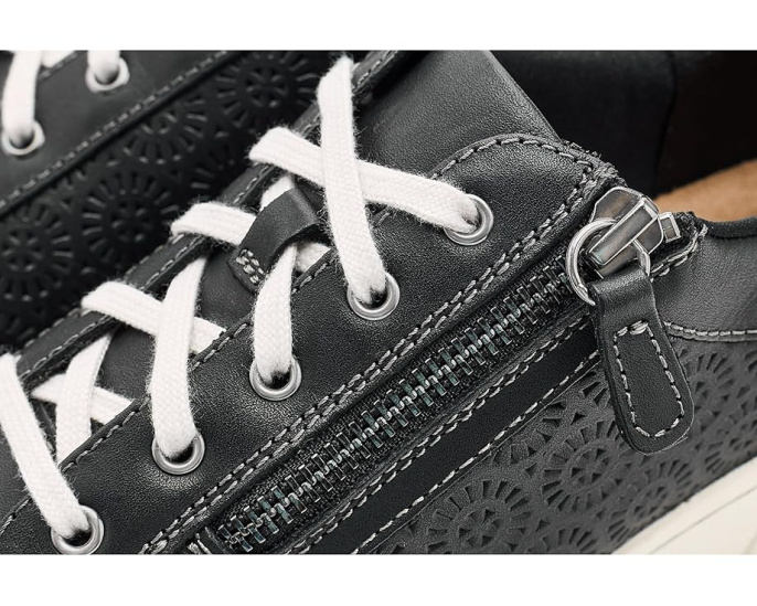 Ботинки Caroline Rio от Clarks с лазерной перфорацией и боковой молнией