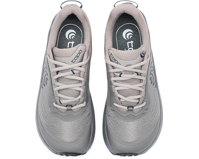Трейловые кроссовки Topo Athletic Pursuit 3 с нулевым перепадом и подошвой Vibram