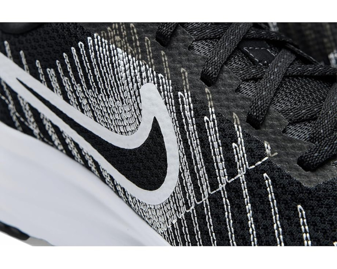 Кроссовки Nike Defy на пенной подошве с гибкими канавками
