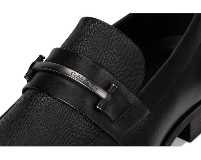 Лоферы Calvin Klein Dillie с металлическим акцентом и миндалевидным носком