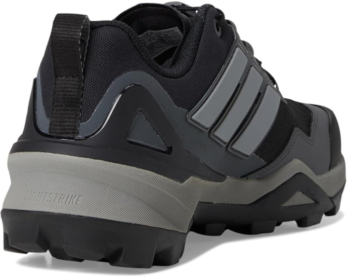 Треккинговые кроссовки Adidas Terrex Skychaser с технологией GORE-TEX®