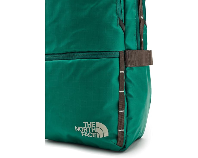 Рюкзак Base Camp Voyager Daypack для походов и поездок от The North Face