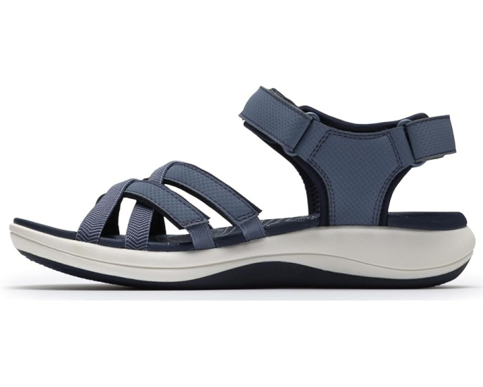 Сандалии Mira Shore Clarks с технологией Cloudsteppers и стелькой Cushion Soft
