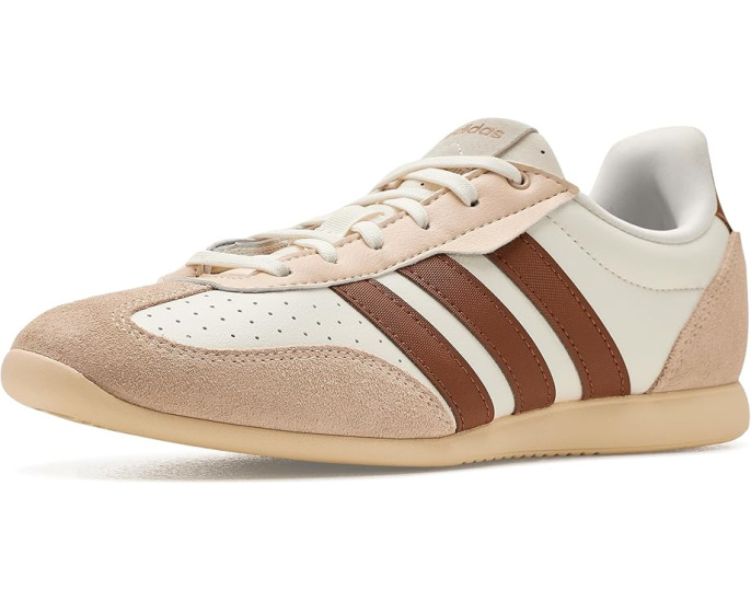 Повседневные кроссовки adidas Barreda Low с низким силуэтом