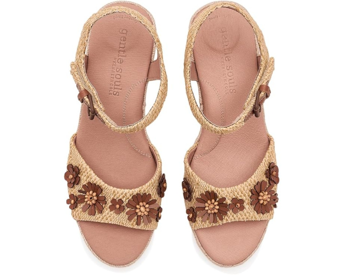 Босоножки Gentle Souls by Kenneth Cole Gibson на танкетке с цветочным декором