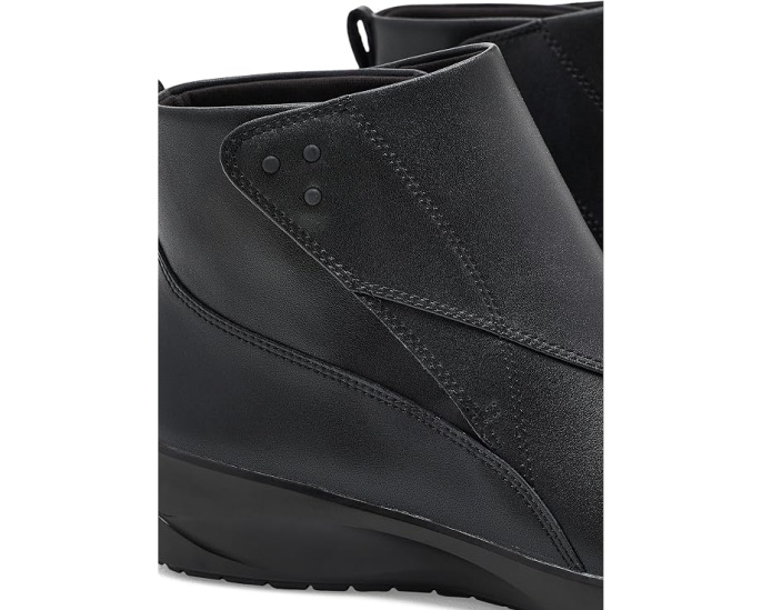 Ботинки Clarks Kaetlyn Flow на липучках