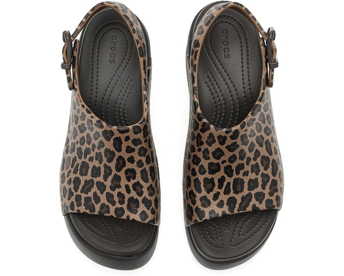 Сандалии-слайды Crocs Dylan Platform с металлическими заклепками