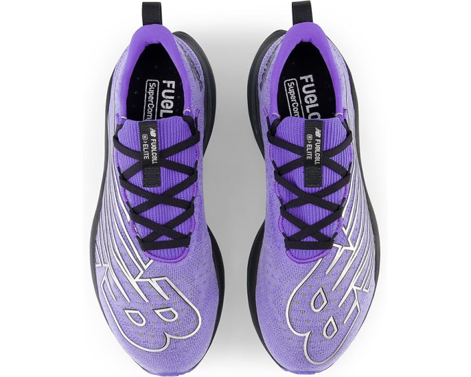 Беговые кроссовки New Balance FuelCell Supercomp Elite v3 с карбоновой пластиной