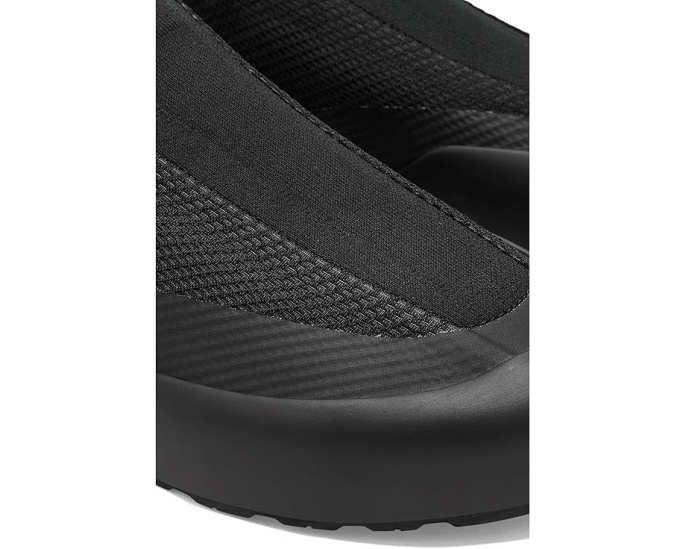 Треккинговые ботинки Arc'teryx Kragg с мембраной GORE-TEX и подошвой Vibram