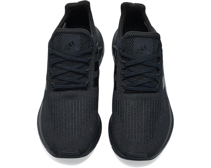 Беговые кроссовки Adidas Swift Run с текстильным верхом
