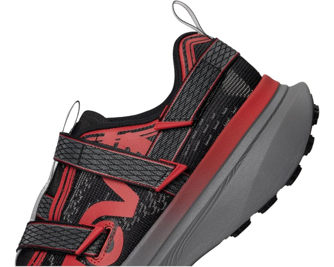 Трейловые кроссовки Teva Aventrail с системой W Strapping и подошвой Spider Rubber