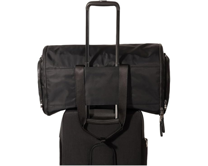 Дорожная сумка Baggallini Madison 2 In 1 Garment Duffel трансформируемая в вешалку