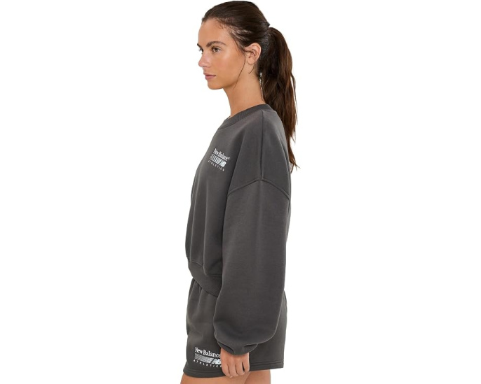 Флисовая кофта Trackside Fleece Crew New Balance черный оверсайз