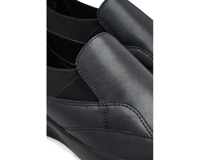 Балетки Clarks Kaetlyn Mae с эластичными вставками