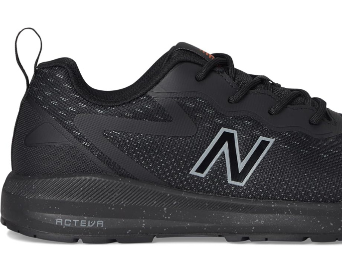 Ботинки New Balance Logic с композитным мыском и защитой от проколов