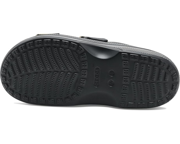 Сандалии Saturday от Crocs с глубокой стелькой и возможностью персонализации