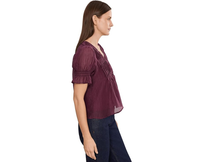Топ с V-образным вырезом Pintuck Puff Sleeve от Vince Camuto