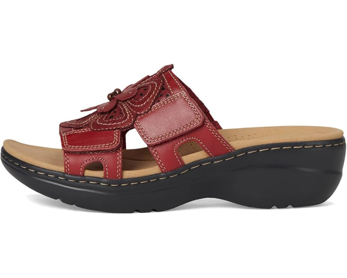 Сандалии Clarks Merliah 2 Belle на клиновидном каблуке с ремешками