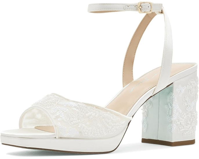 Сандалии Junie от Blue by Betsey Johnson с блестящим декором