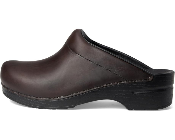 Клог Dansko Karl из прочной кожи для работы