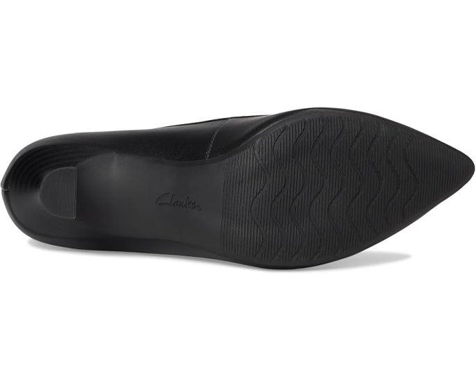 Туфли-лодочки Clarks Kataleyna West с острым носом и пеной Ultimate Comfort