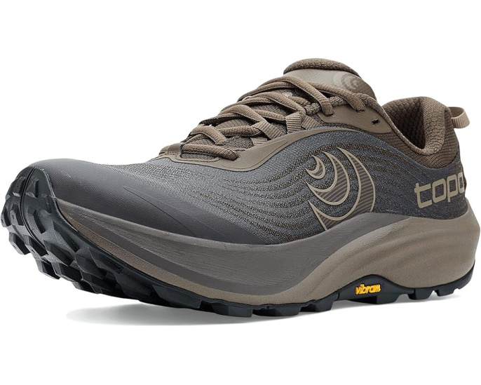 Трейловые кроссовки Topo Athletic Pursuit 3 с нулевым перепадом и подошвой Vibram