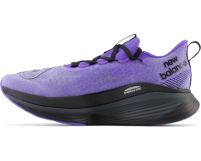 Беговые кроссовки New Balance FuelCell Supercomp Elite v3 с карбоновой пластиной