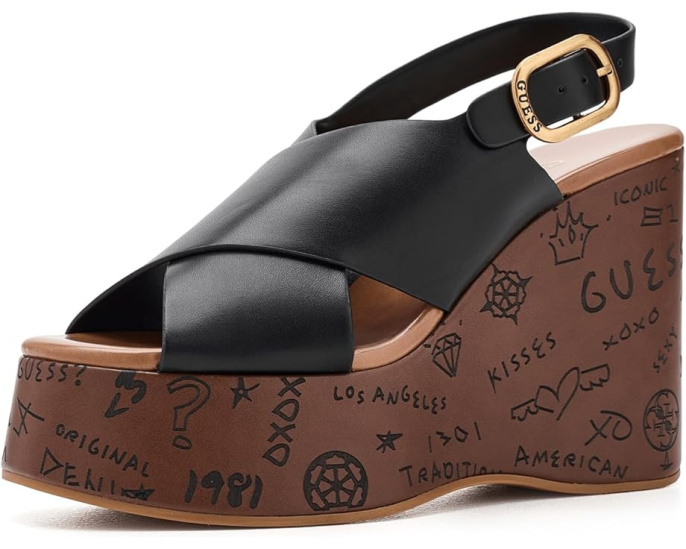 Босоножки GUESS Yarisel с клиновидным каблуком и логотипом