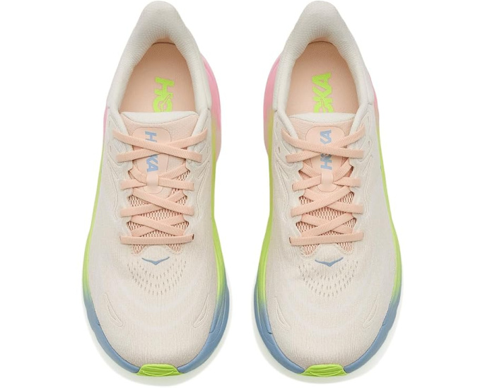 Стабилизирующие кроссовки Hoka Arahi 8 для бега с поддержкой