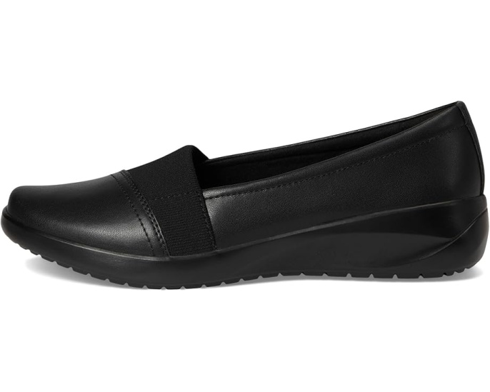 Офисные слипоны Clarks Kaetlyn Rhea с эластичной вставкой и стелькой Ultimate Comfort