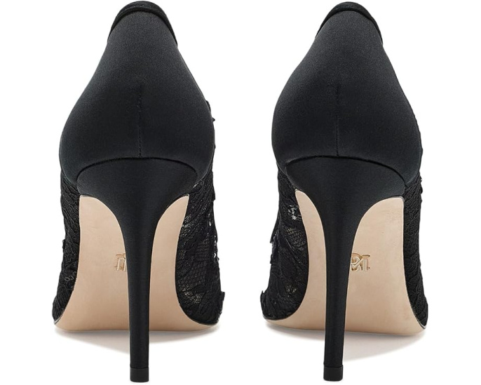 Туфли Rania с цветочным узором от Badgley Mischka