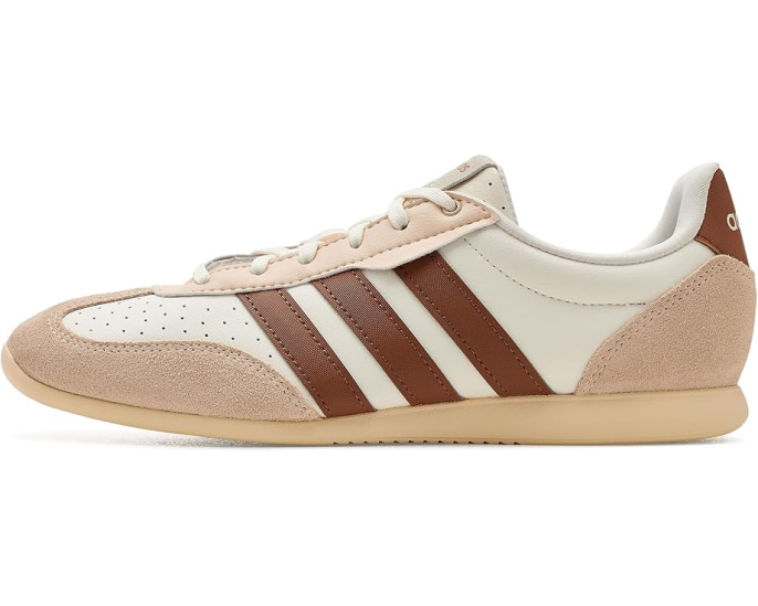 Повседневные кроссовки adidas Barreda Low с низким силуэтом