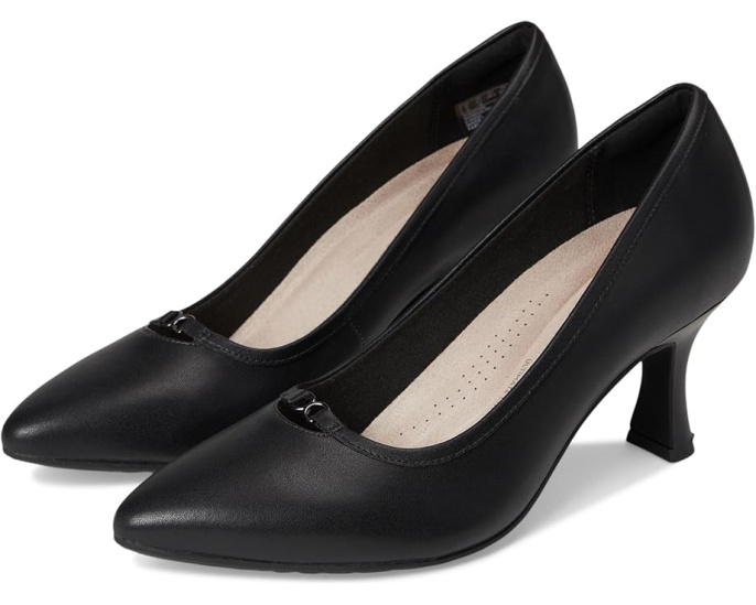 Туфли-лодочки Clarks Kataleyna West с острым носом и пеной Ultimate Comfort