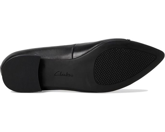 Балетки Natalyn Dusk от Clarks с заостренным носком и пряжкой