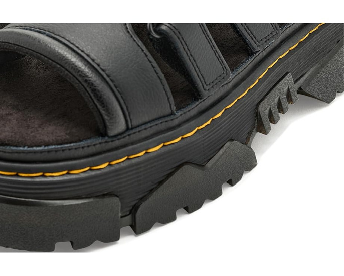 Ботинки Dr. Martens Mattison 3S с тремя регулируемыми ремнями на платформе 5 см