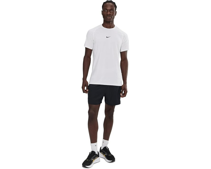 Шорты Nike Dri FIT Challenger 5 дюймов (12.7 см) с внутренними шортами