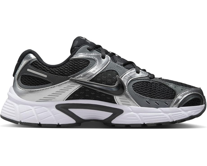 Кроссовки Nike V5 RNR с массивной пеной и ретро-дизайном