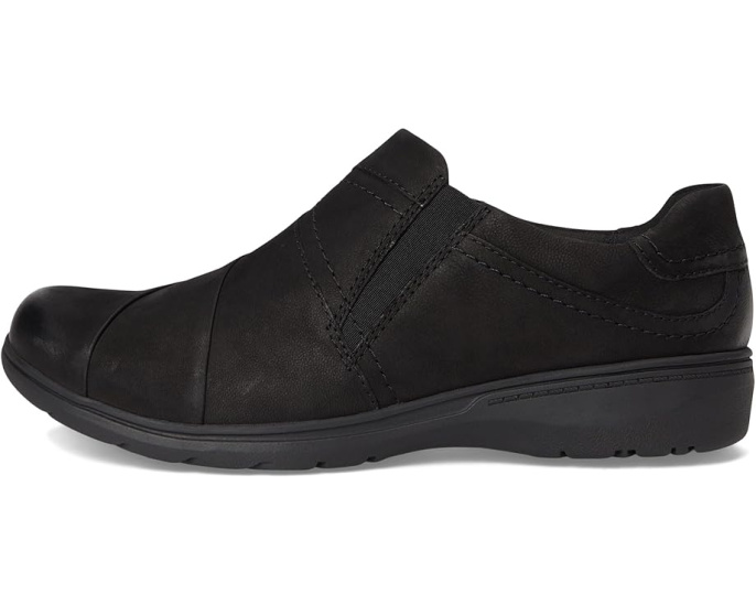 Слипоны Clarks Carleigh Abby из премиальной кожи с эластичной вставкой