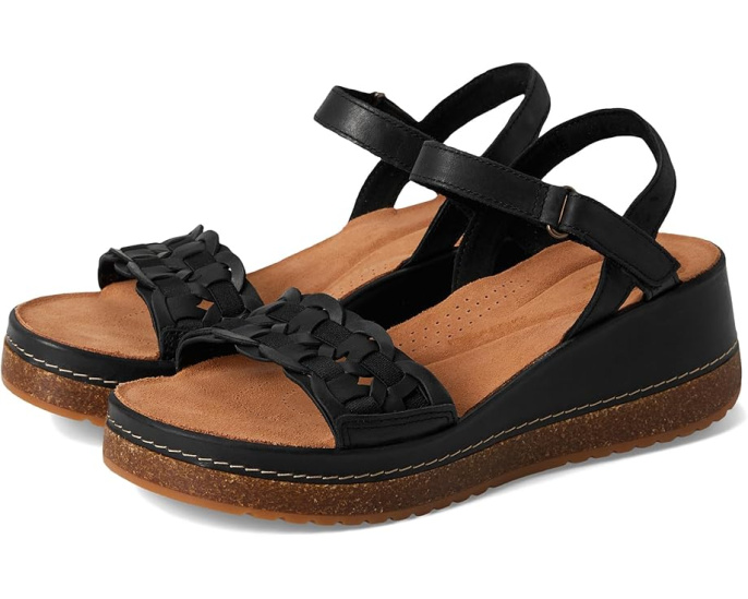 Сандалии Clarks Kassanda Bar на платформе с регулируемой застежкой