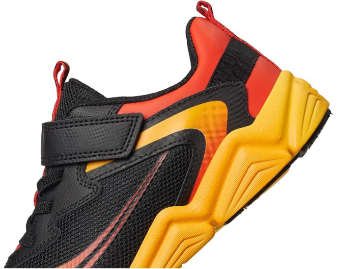 Детские кроссовки Saucony Kids Flash LE с эластичным воротником