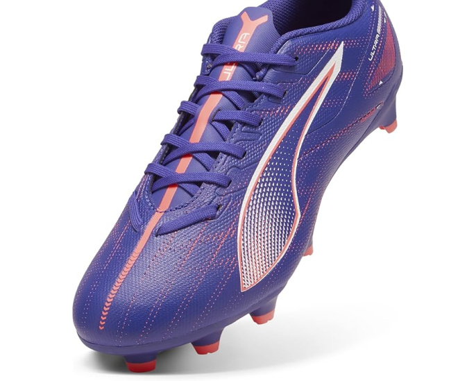 Бутсы Puma Ultra 5 Play Firm для искусственного покрытия с рециклированными материалами