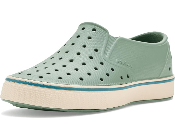 Кроссовки Miles Native Shoes на литой подошве с перфорацией