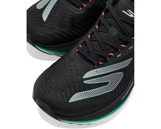 Кроссовки Skechers Aero Razor с технологией Hyper Burst Pro