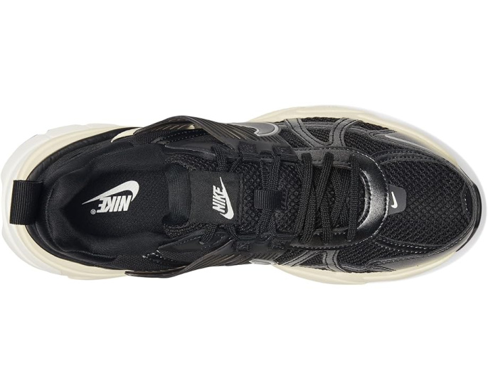 Кроссовки Nike V2K Run в ретро-стиле с массивной подошвой