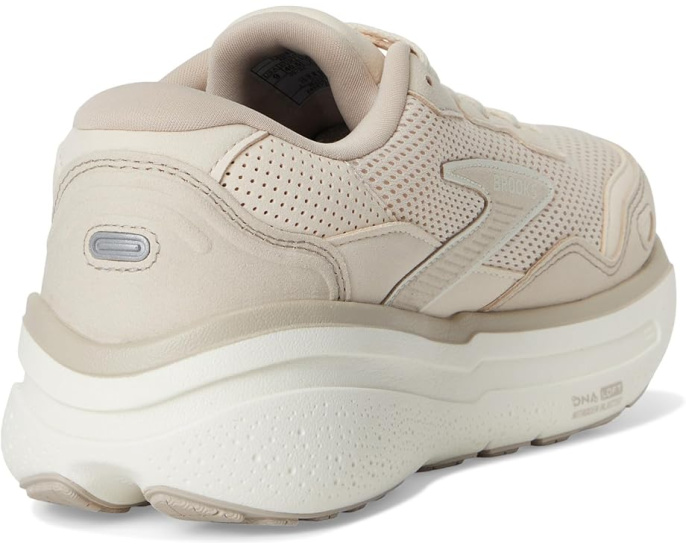 Кроссовки Brooks Ghost Max SE (Suede) с верхом из замши и сетки и текстильной подкладкой