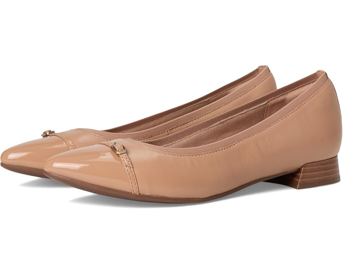 Балетки Natalyn Dusk от Clarks с заостренным носком и пряжкой