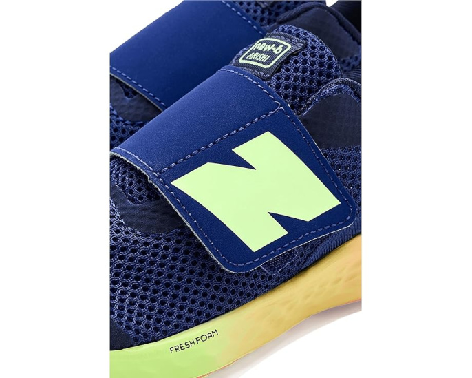 Кроссовки New Balance Fresh Foam Arishi v4 с липучкой для малышей