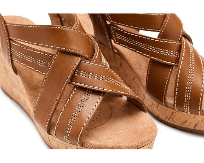 Сандалии Clarks Sabina Sling на пробковом клине с регулируемым ремешком